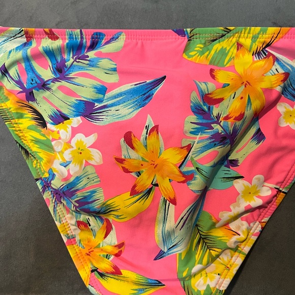 Tropical Ruffle Bikini - Picture 3 of 3